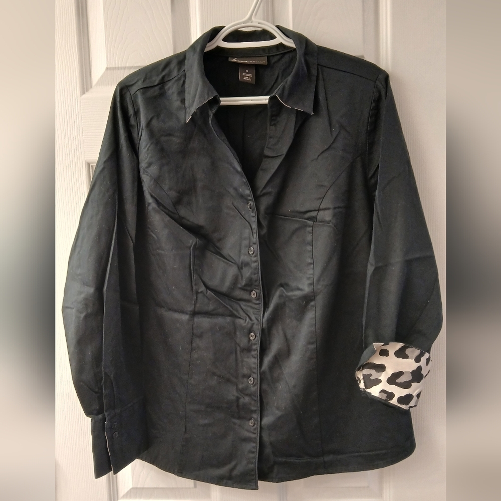 Lane Bryant Black Collared Button Up Shirt – Animal Print Detail Size 16